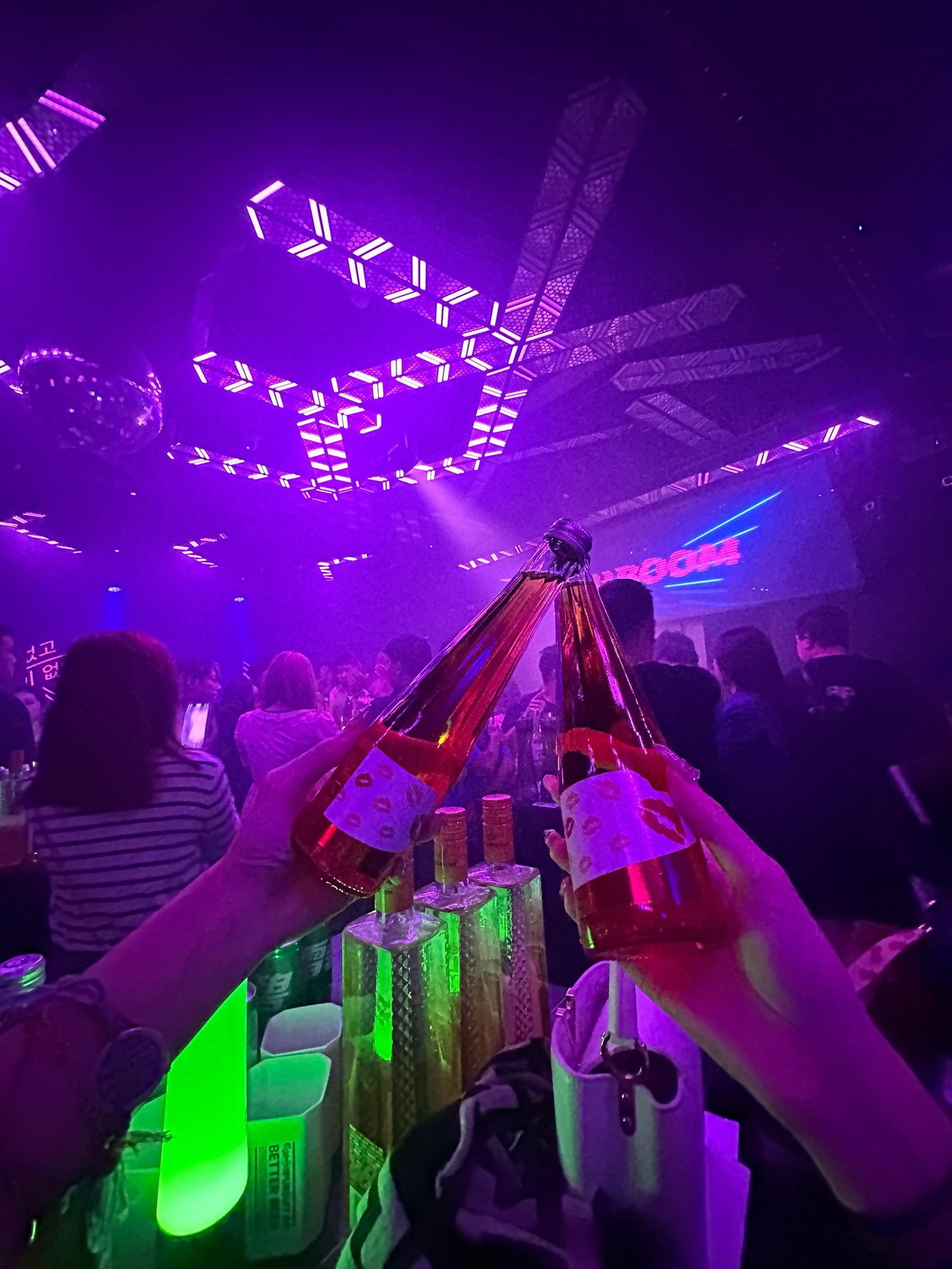 延安商务ktv环境如何商务ktv怎么样-延川县ktv预定